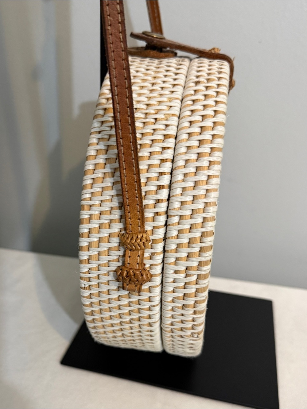 Round Rattan Crossbody Bag Woven Medallion Sunburst Boho Leather Strap - Picture 5 of 15
